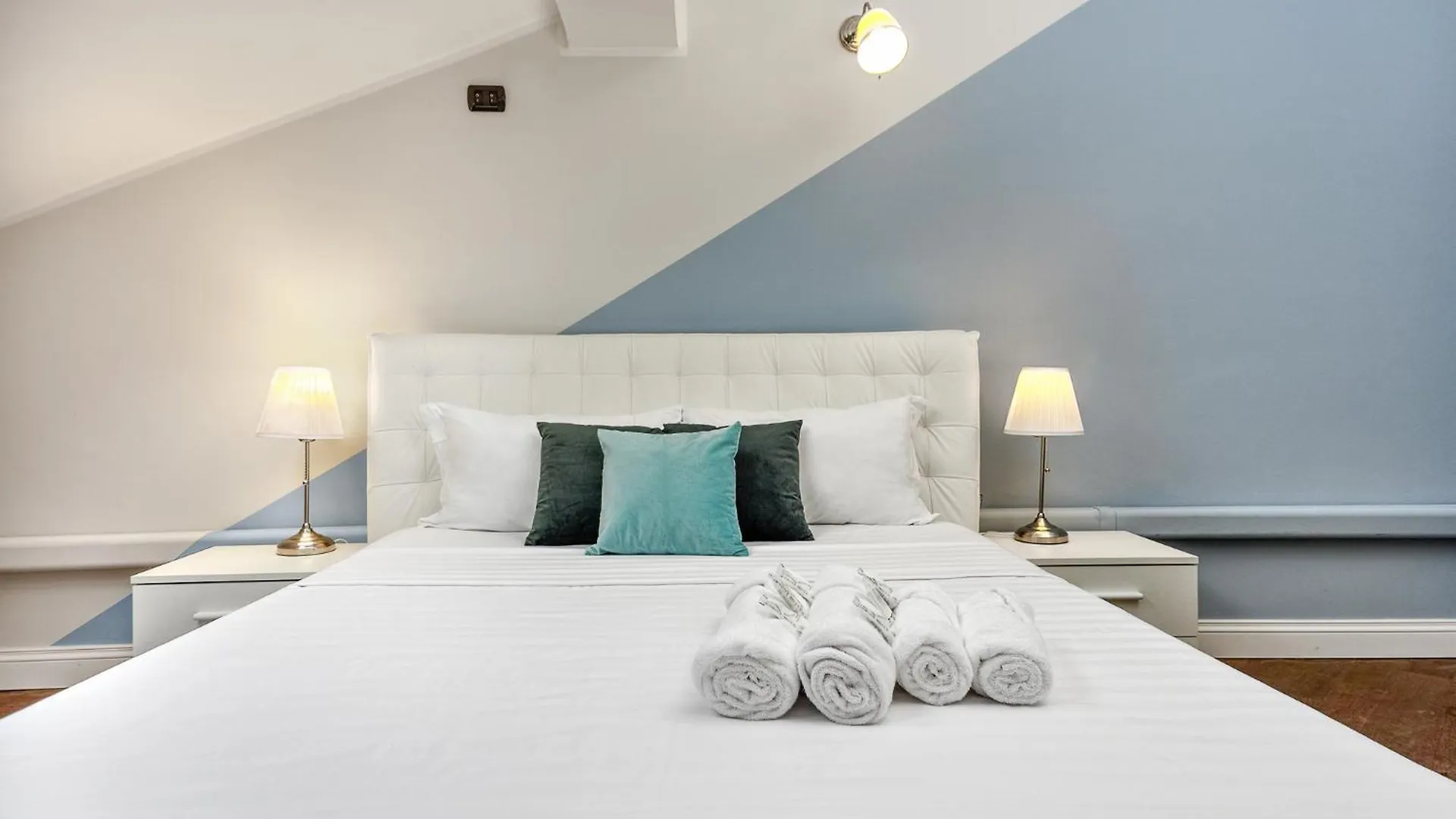 Apartment Attic In Como Center + Parking