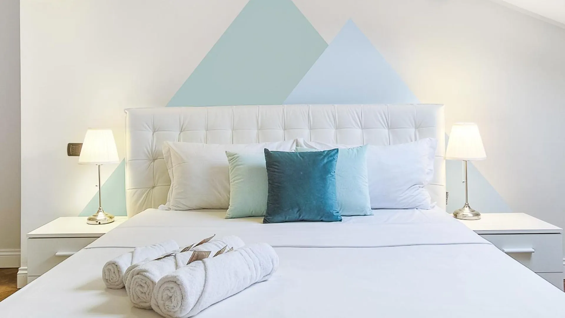 Attic In Como Center + Parking Apartment