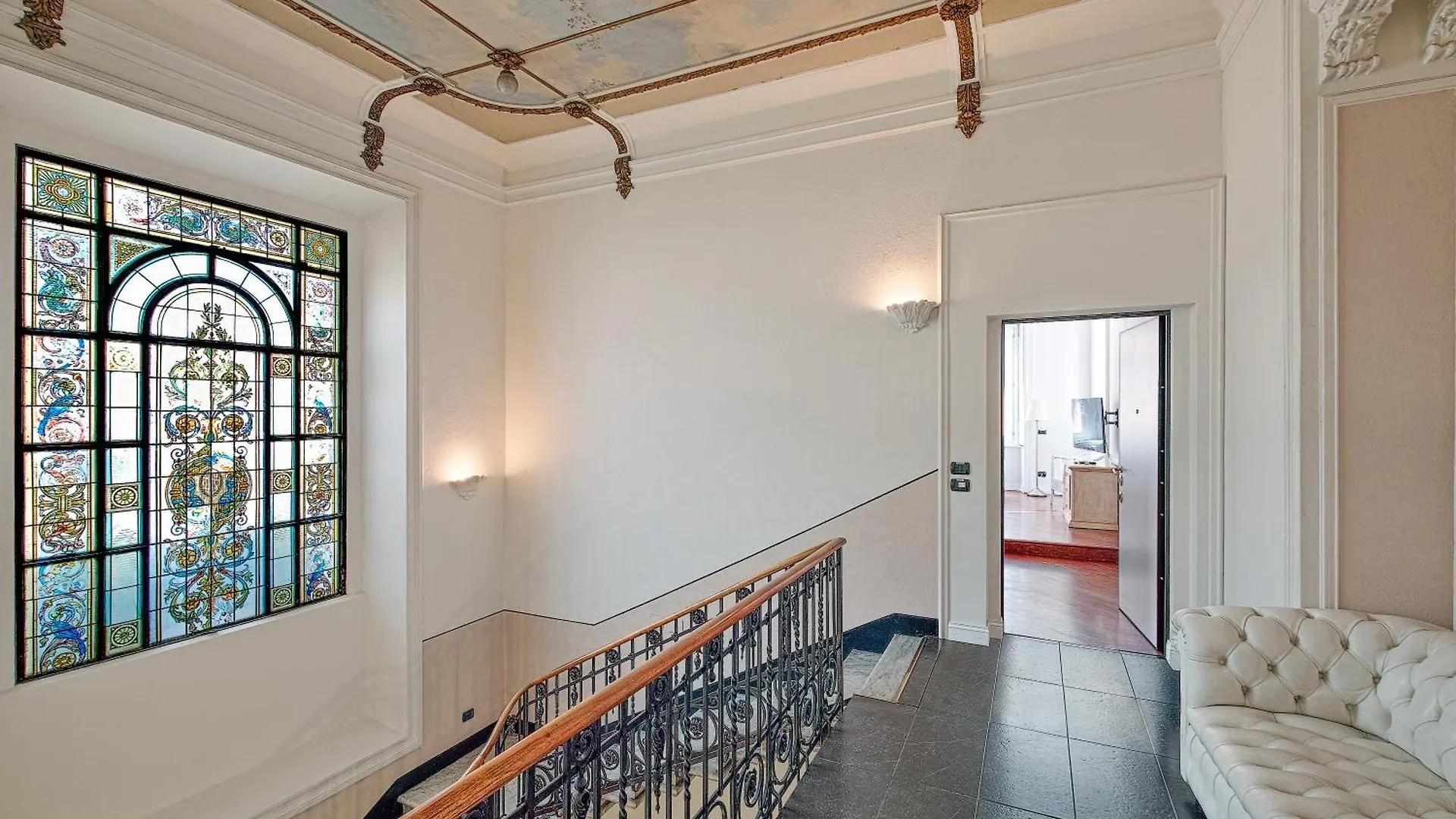 Apartment Attic In Como Center + Parking Italy