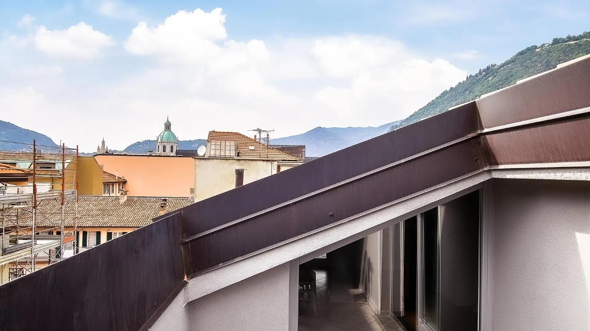 Apartment Attic In Como Center + Parking