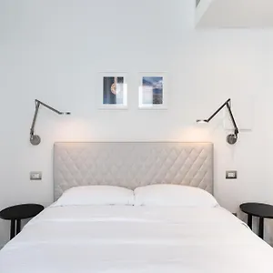 Palazzo La Cortesella - Modern Design & Location Como